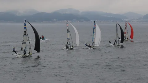 辛纳三盘击败兹维列夫夺澳网男单桂冠，央视新闻客户端实时播报